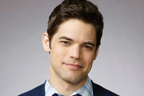 Winn Schott in Supergirl