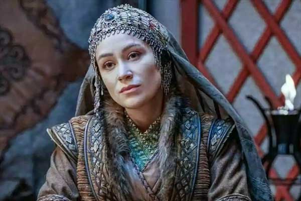 Aygül Hatun aus Kurulus: Osman