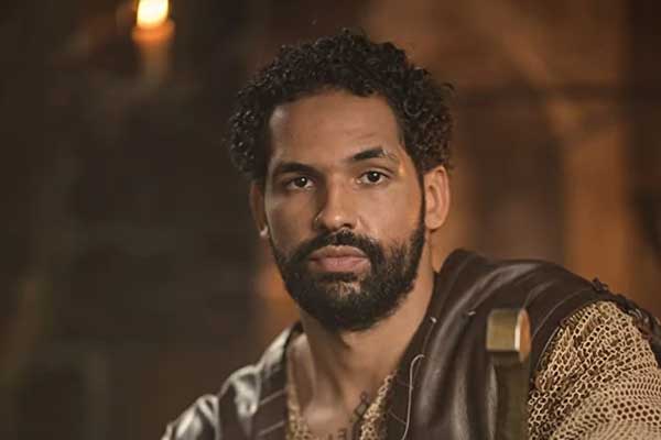 Tobin en The Outpost
