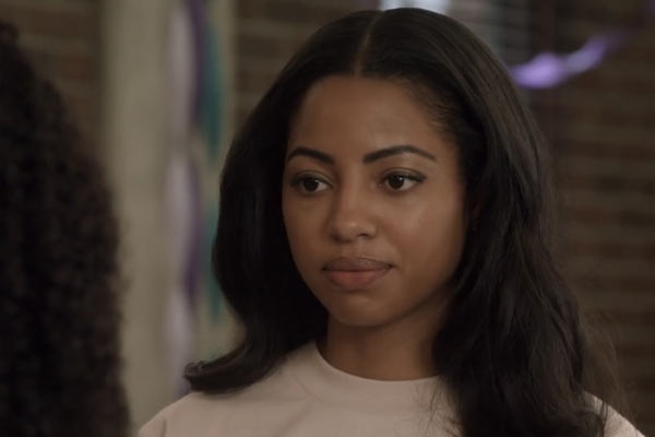 Thea Mays em All American: Homecoming